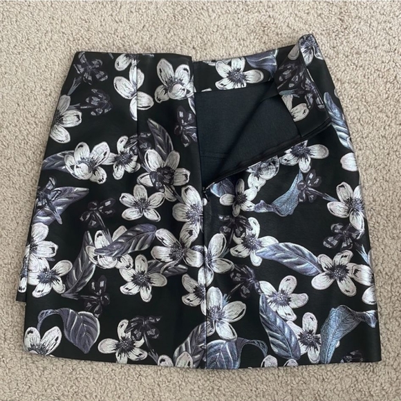 Zara Basic size medium skirt - Picture 12 of 15